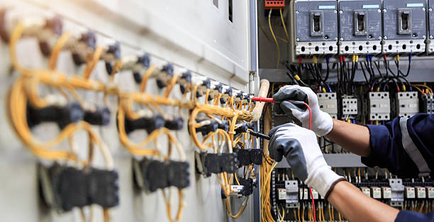 Professional Electrician technician working in Pingree Grove, IL